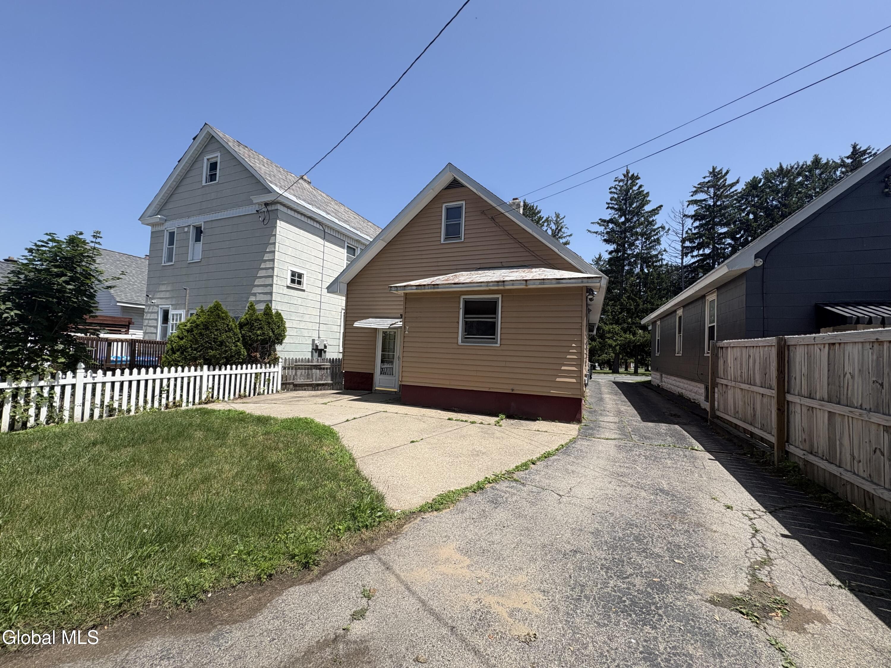 1614 Brower Street Schenectady NY 12303