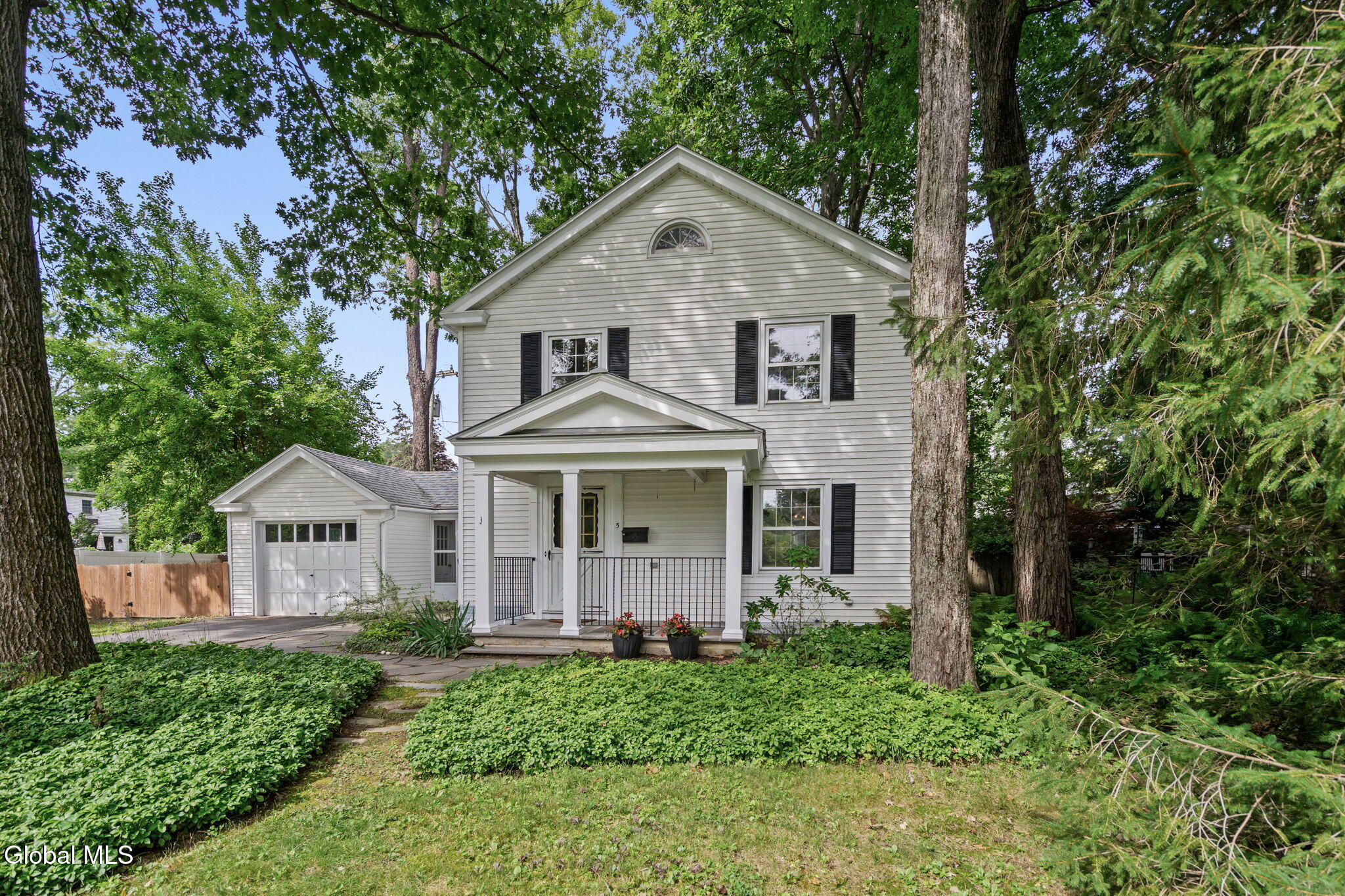 5 Woodridge Road Delmar NY 12054