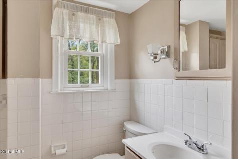 1920 Hexam Road Niskayuna NY 12309