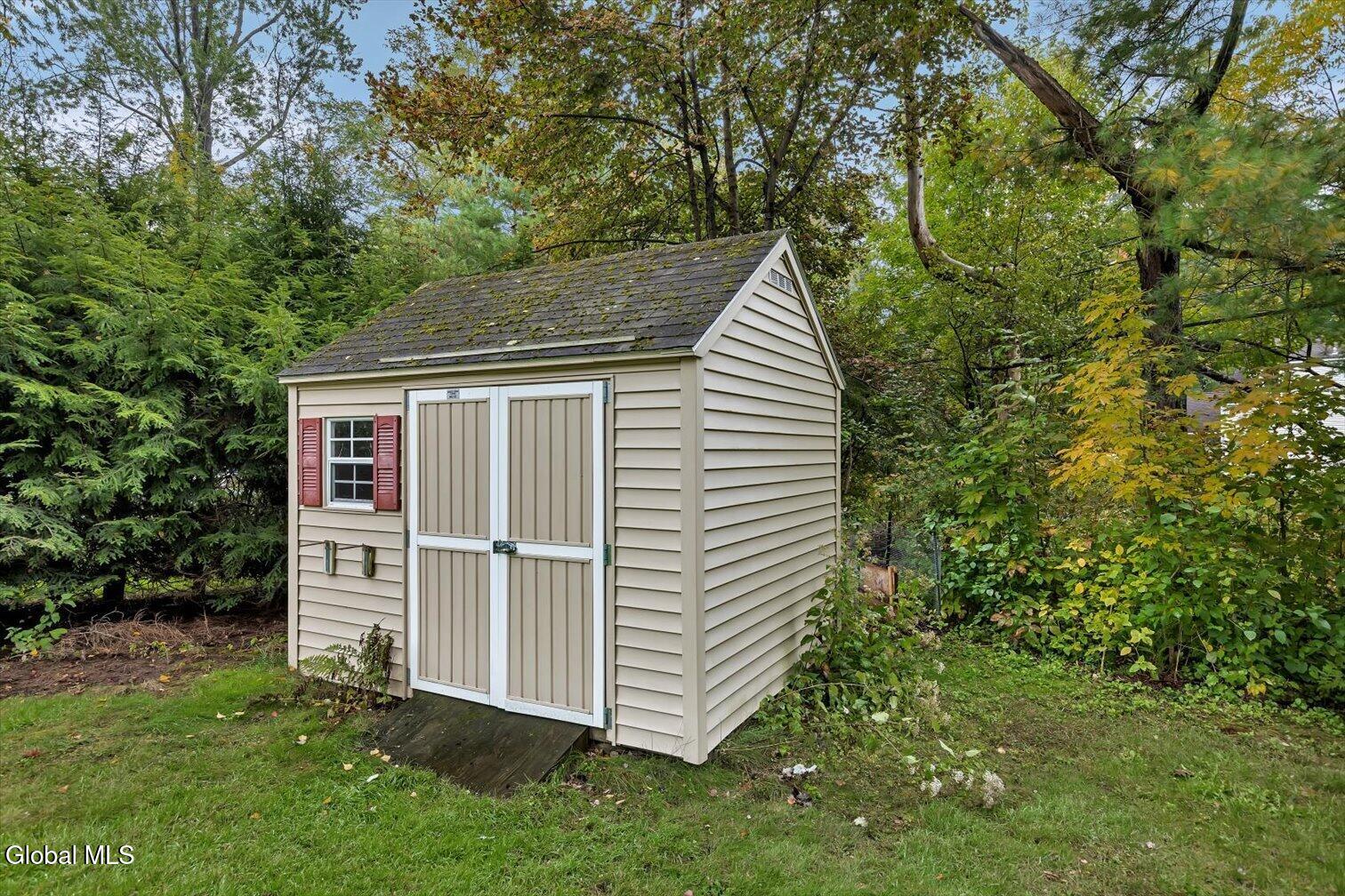 1920 Hexam Road Niskayuna NY 12309