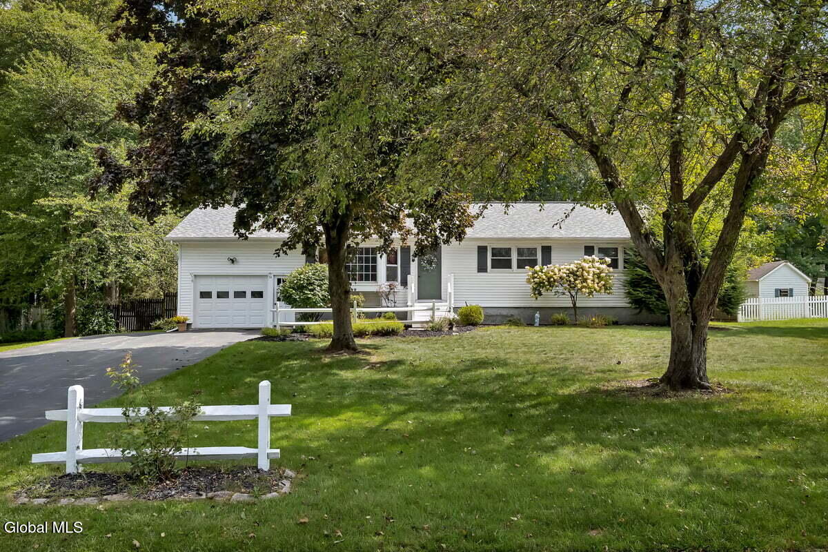 54 Patroon Place Ballston Lake NY 12019