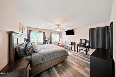 132 Spring Road Glenville NY 12302