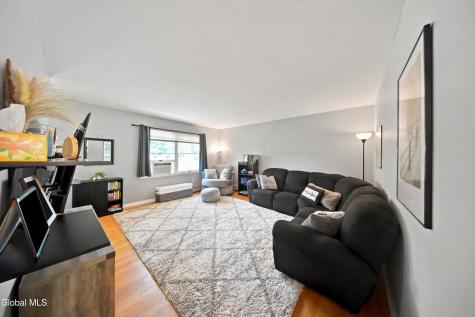 132 Spring Road Glenville NY 12302