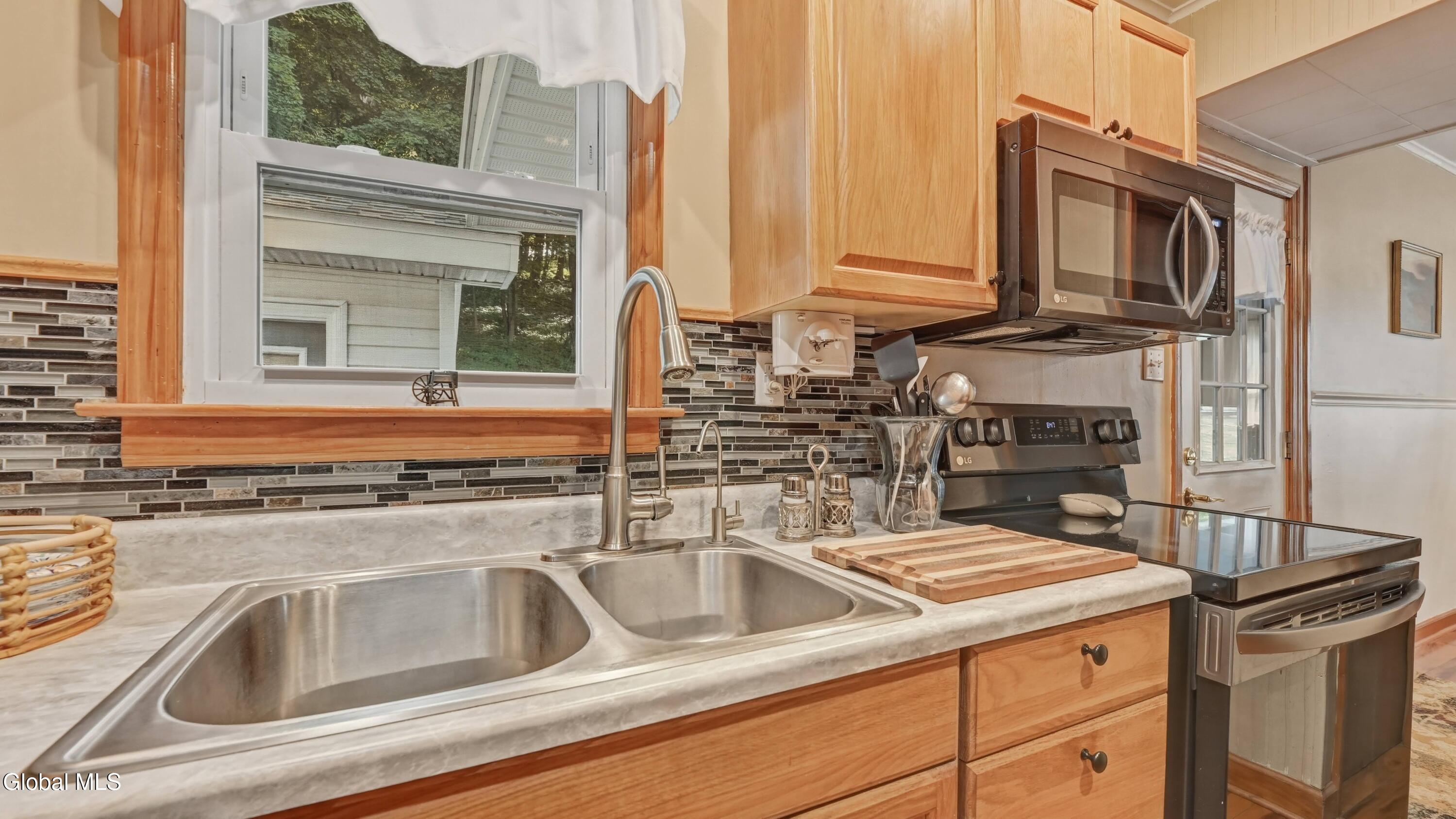 268 Chapman Drive Amsterdam NY 12010