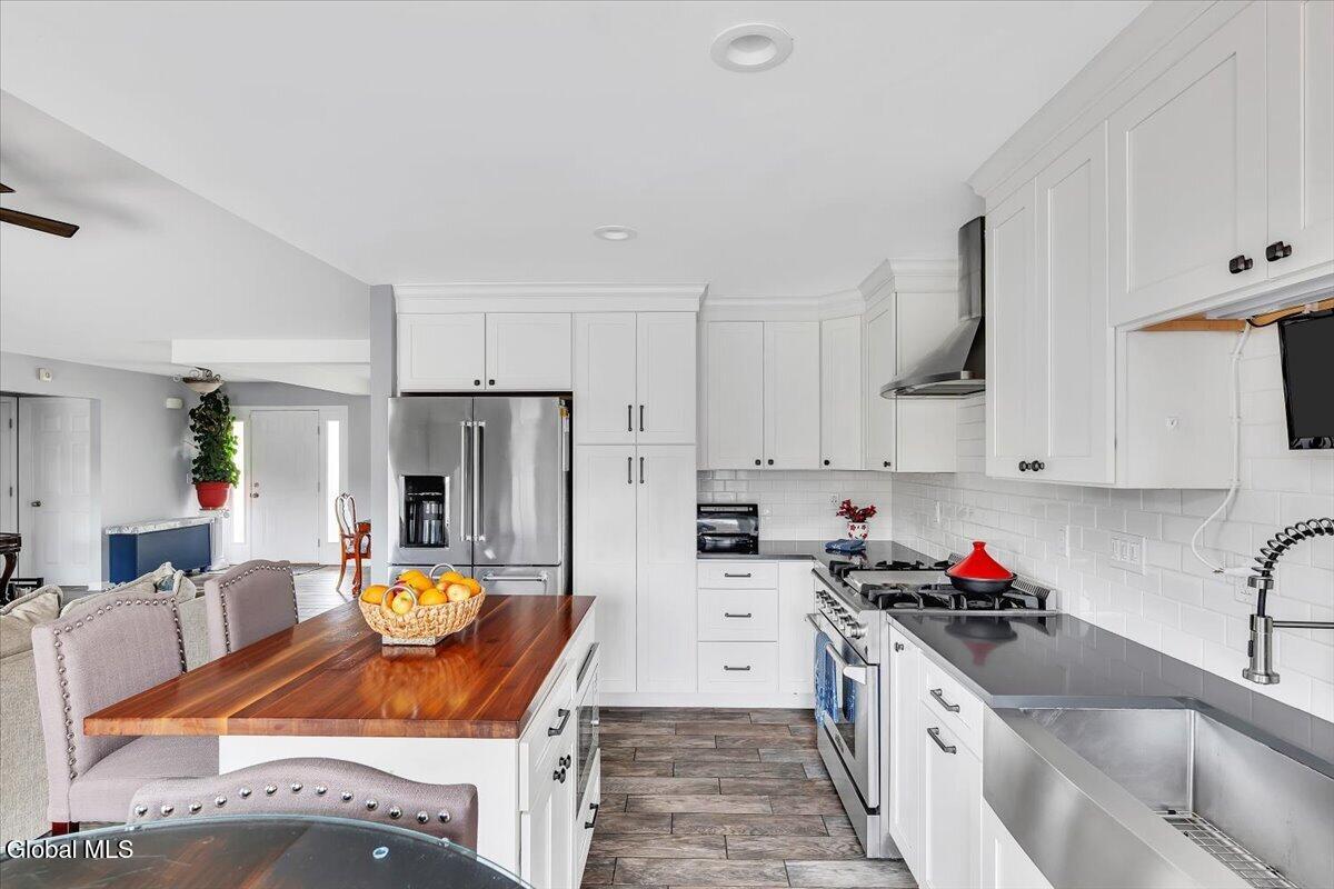 19 Autumn Lane Troy NY 12182