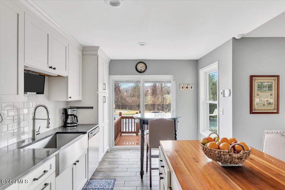 19 Autumn Lane Troy NY 12182
