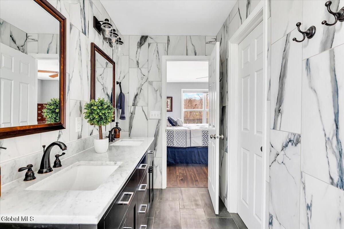 19 Autumn Lane Troy NY 12182