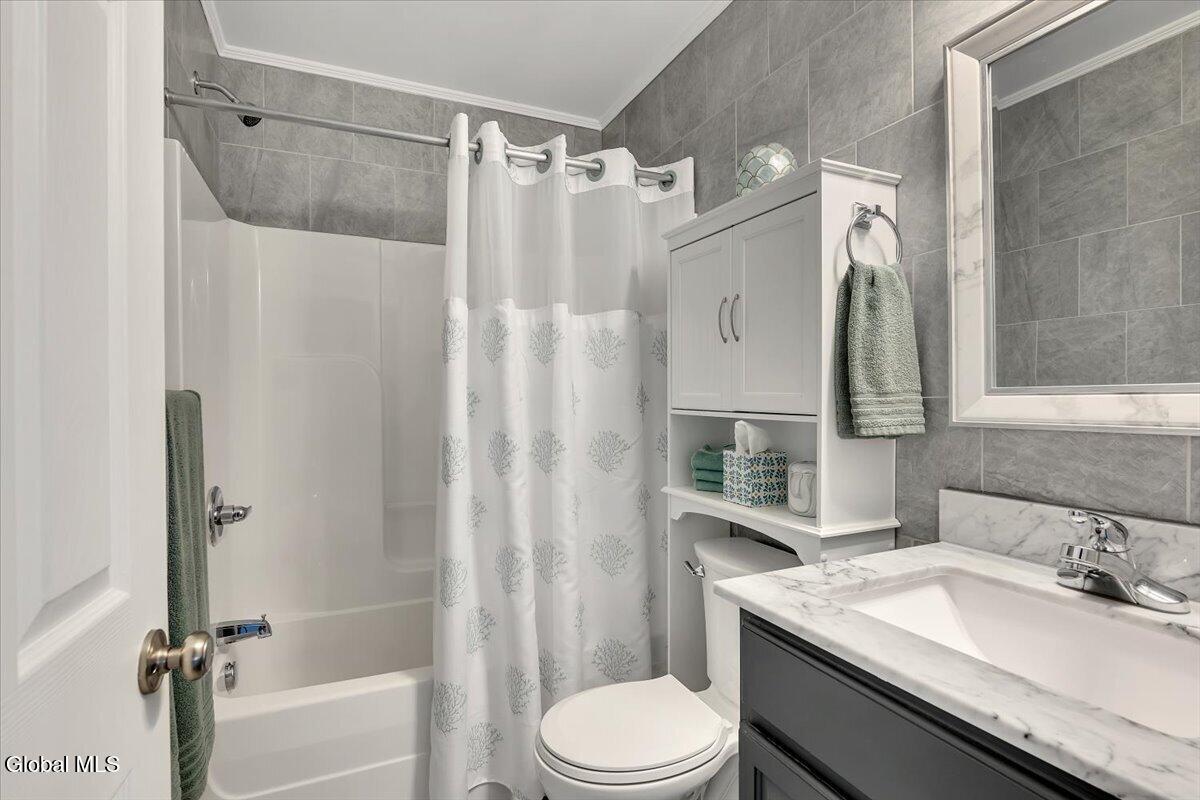 19 Autumn Lane Troy NY 12182