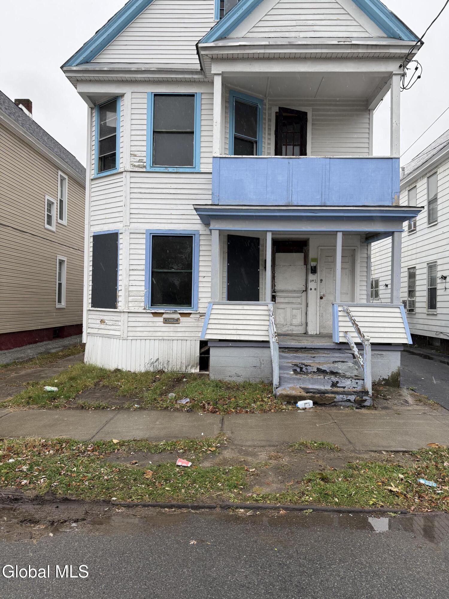 942 Emmett Street Schenectady NY 12307