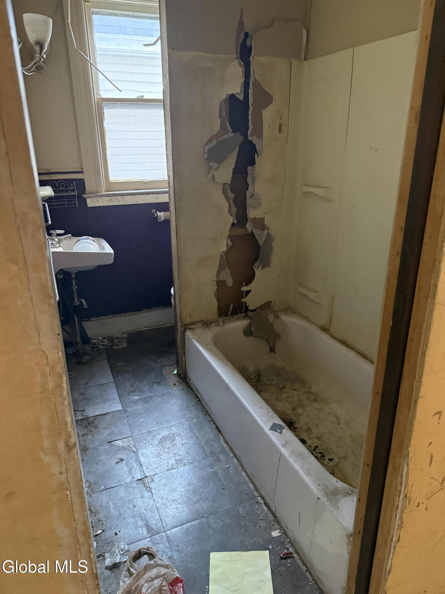 942 Emmett Street Schenectady NY 12307