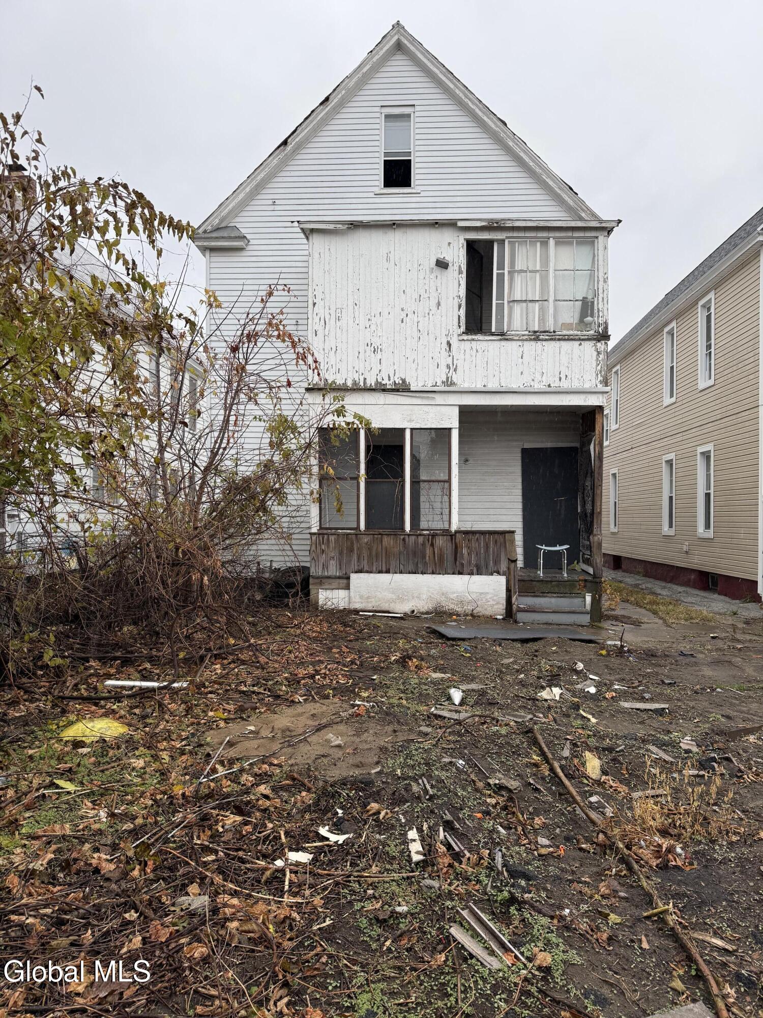 942 Emmett Street Schenectady NY 12307