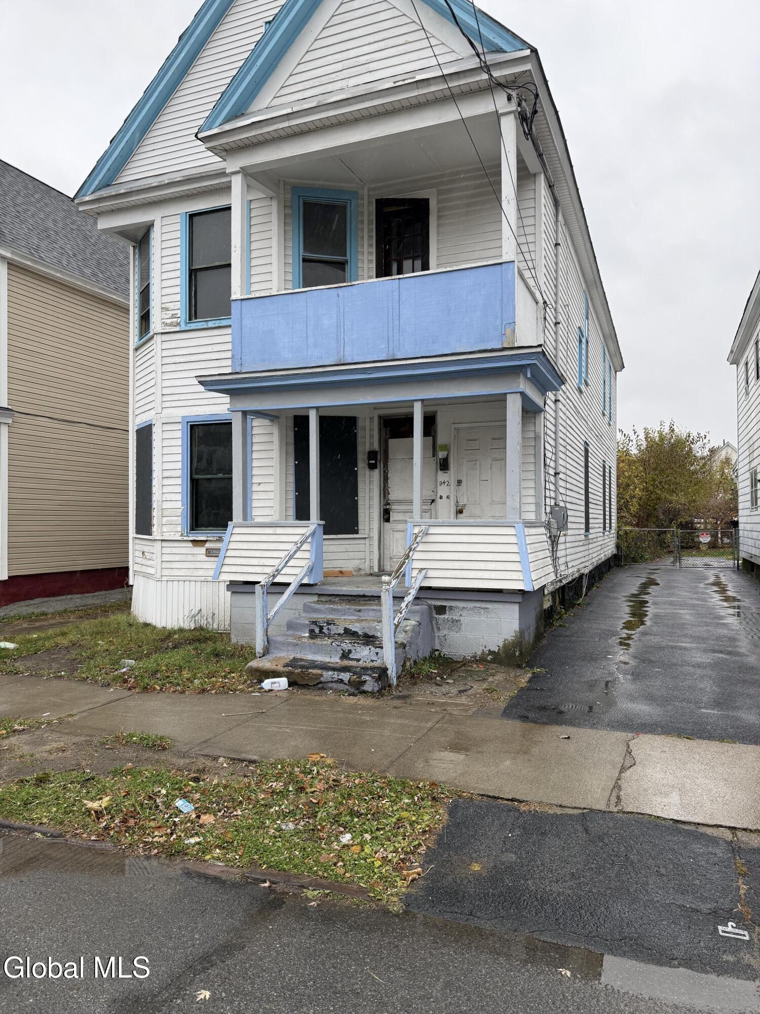 942 Emmett Street Schenectady NY 12307