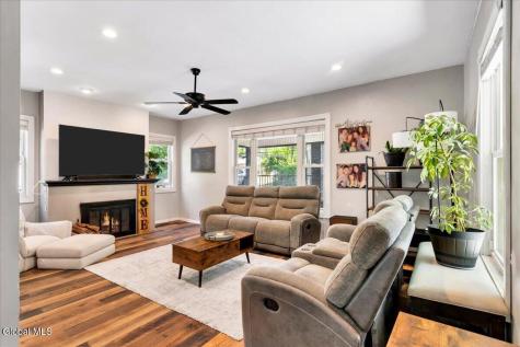 1912 Union Street Niskayuna NY 12309