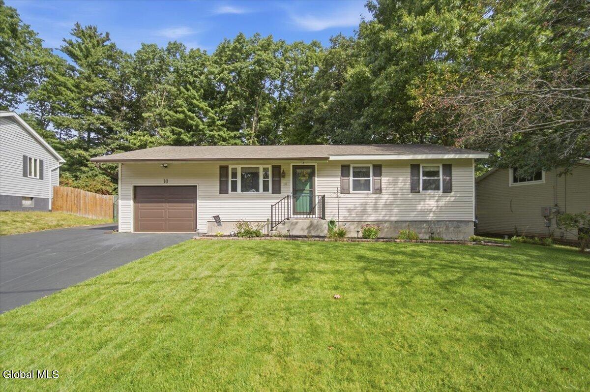 10 Curt Boulevard Saratoga Springs NY 12866