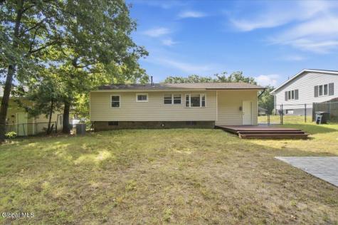 10 Curt Boulevard Saratoga Springs NY 12866