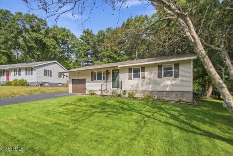 10 Curt Boulevard Saratoga Springs NY 12866