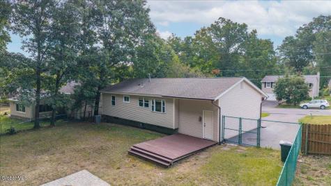 10 Curt Boulevard Saratoga Springs NY 12866