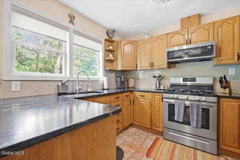 10 Curt Boulevard Saratoga Springs NY 12866