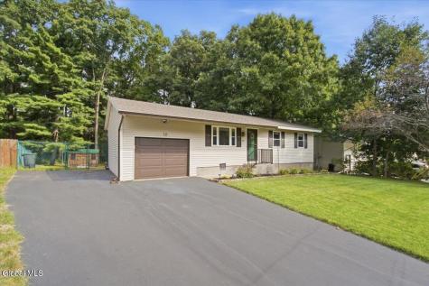 10 Curt Boulevard Saratoga Springs NY 12866