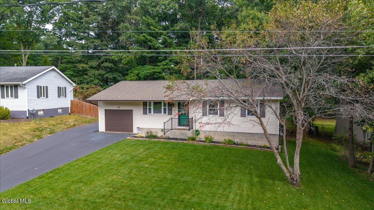 10 Curt Boulevard Saratoga Springs NY 12866