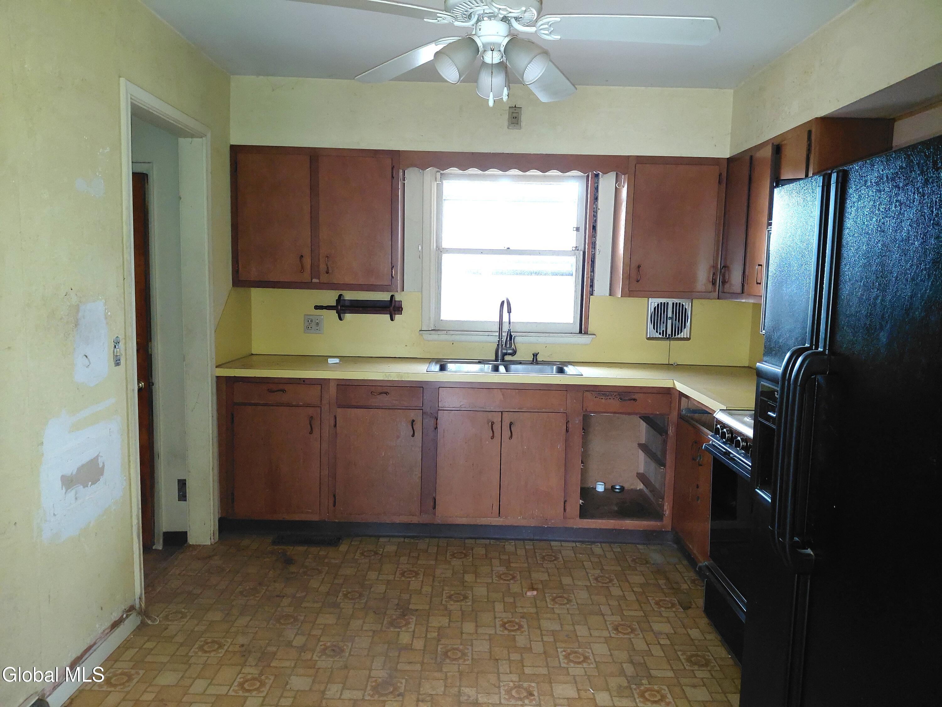 1 Crestwood Avenue Troy NY 12180