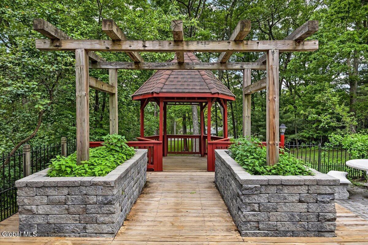 222 Van Rensselaer Boulevard Menands NY 12204