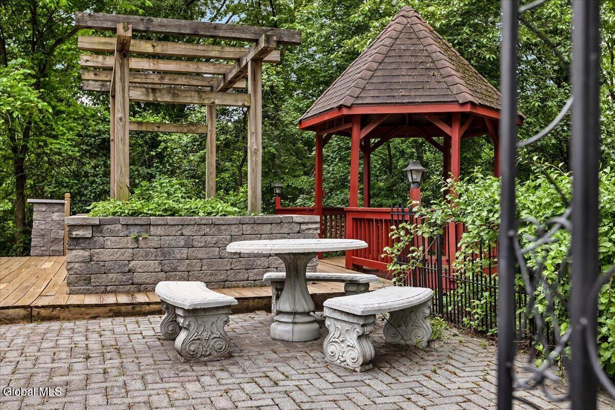 222 Van Rensselaer Boulevard Menands NY 12204