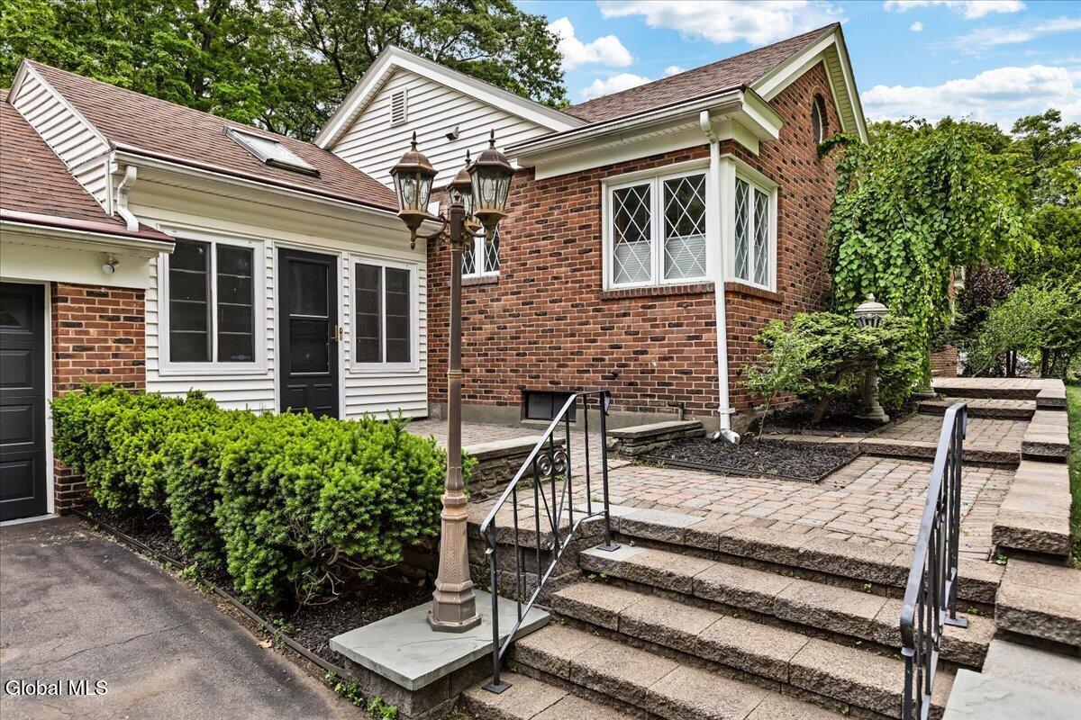 222 Van Rensselaer Boulevard Menands NY 12204