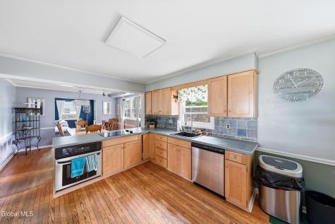 2 Valdepenas Lane Clifton Park NY 12065