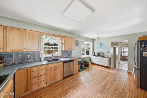 2 Valdepenas Lane Clifton Park NY 12065