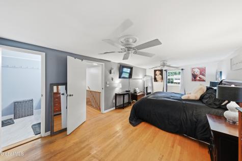 2 Valdepenas Lane Clifton Park NY 12065
