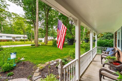 2 Valdepenas Lane Clifton Park NY 12065