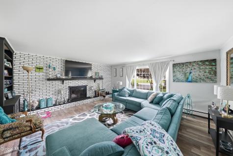 2 Valdepenas Lane Clifton Park NY 12065