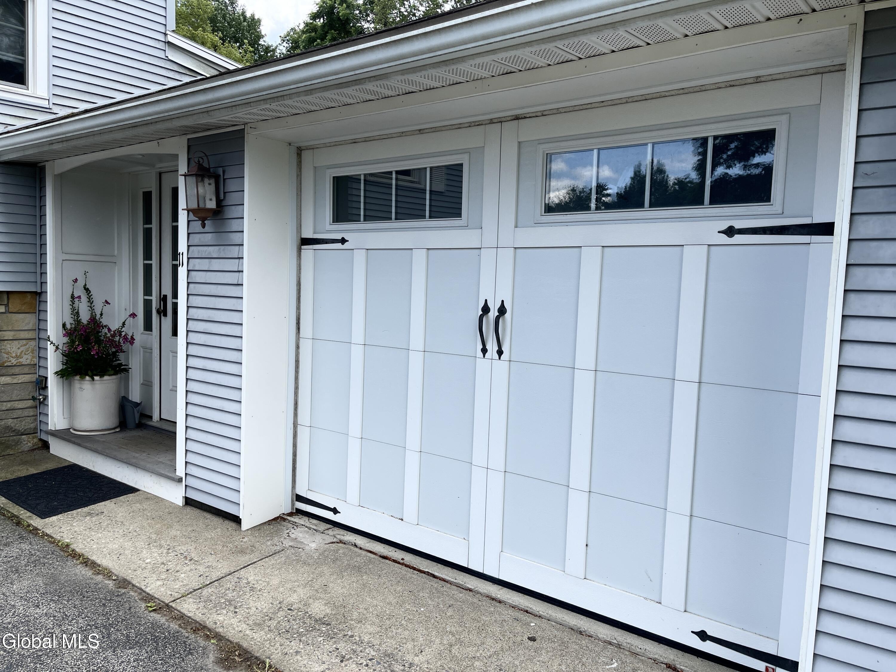 11 Hughes Court Queensbury NY 12804