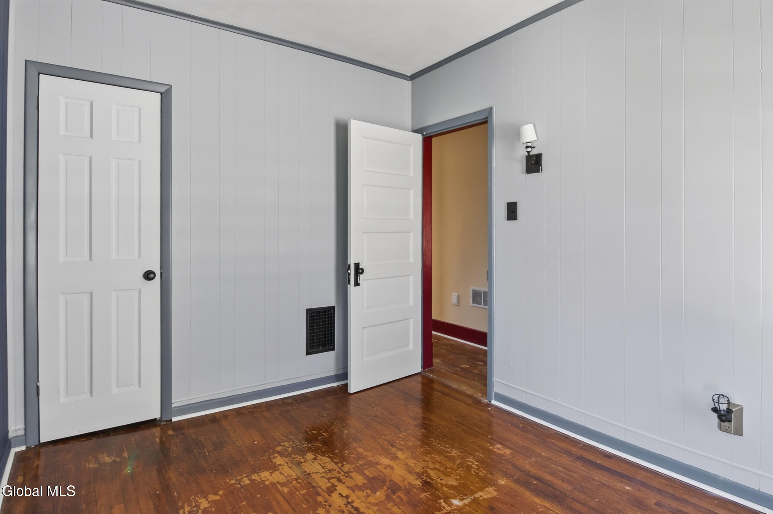 11 Monroe Street Gloversville NY 12078