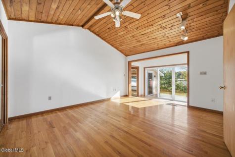 20 Beach Road Clifton Park NY 12065