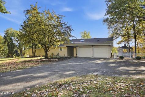 20 Beach Road Clifton Park NY 12065