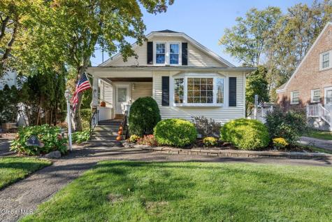 8 Plymouth Avenue Delmar NY 12054