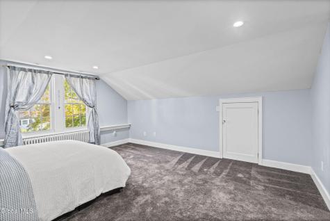 8 Plymouth Avenue Delmar NY 12054