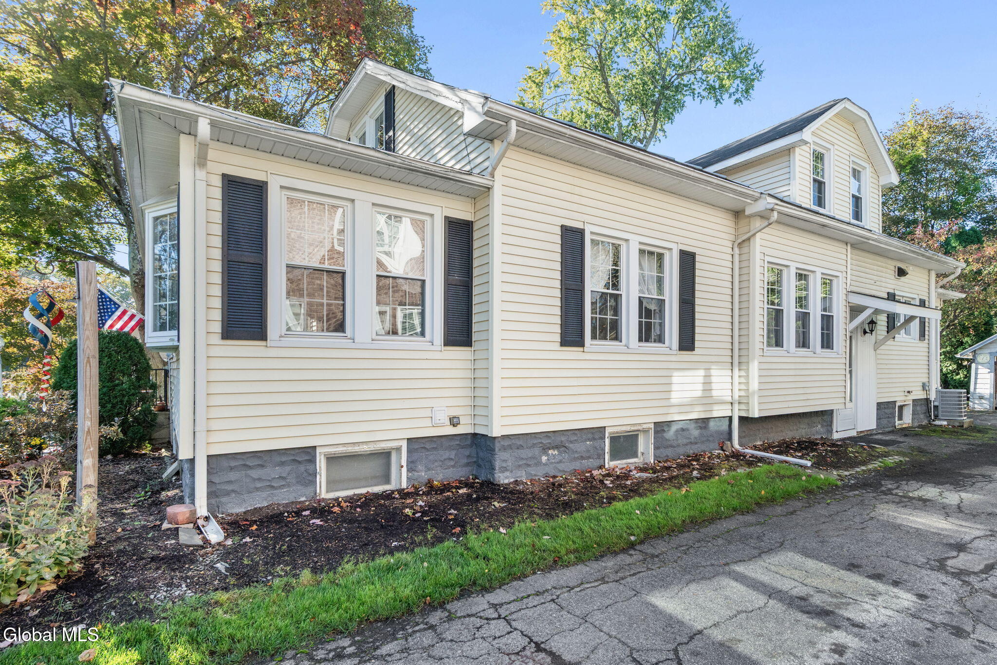 8 Plymouth Avenue Delmar NY 12054