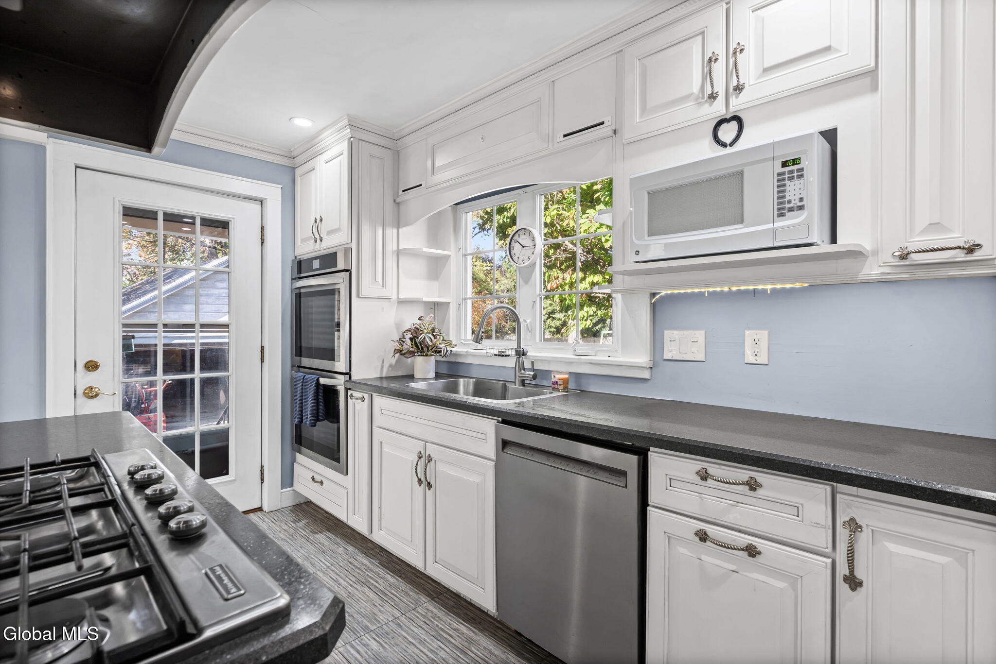 8 Plymouth Avenue Delmar NY 12054
