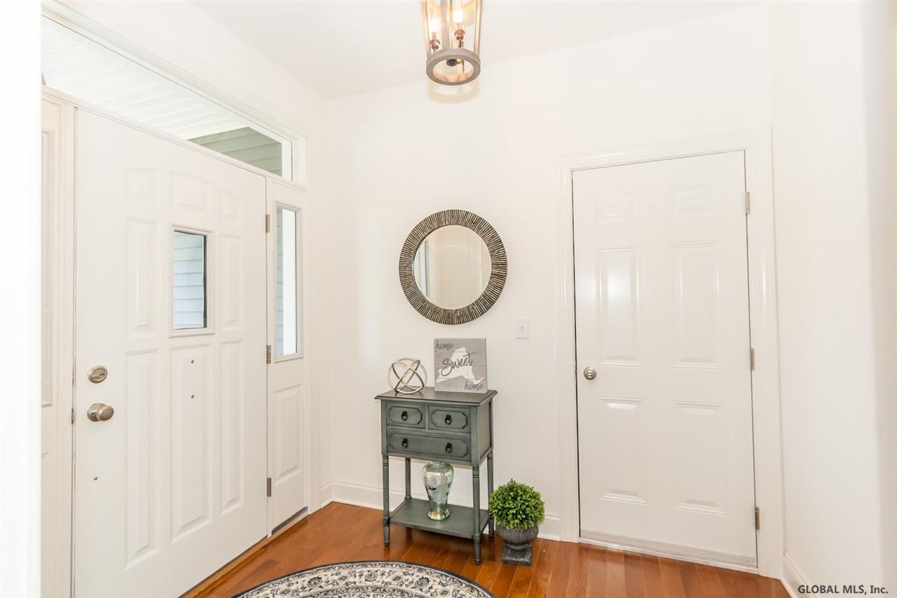 67 Lakepointe Way Saratoga Springs NY 12866