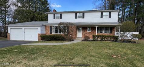 28 Secada Drive Clifton Park NY 12065