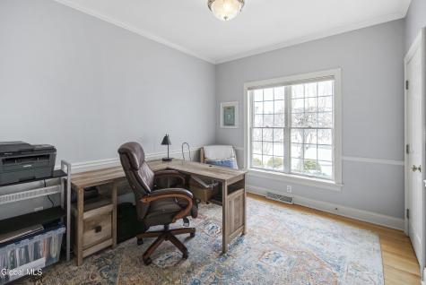 241 Mohawk Trail Niskayuna NY 12309