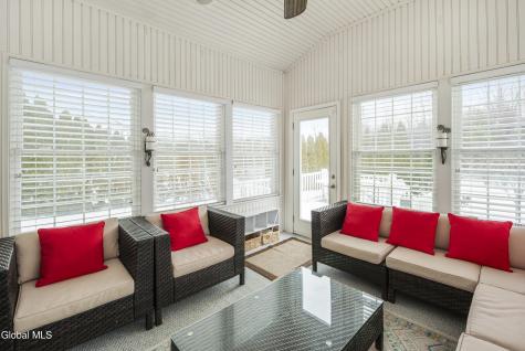 241 Mohawk Trail Niskayuna NY 12309