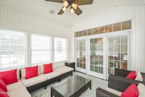 241 Mohawk Trail Niskayuna NY 12309