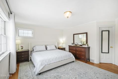 241 Mohawk Trail Niskayuna NY 12309