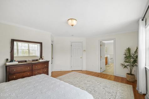 241 Mohawk Trail Niskayuna NY 12309