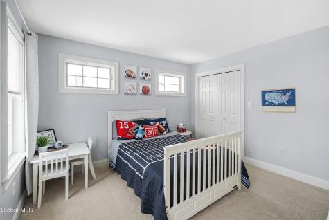 241 Mohawk Trail Niskayuna NY 12309