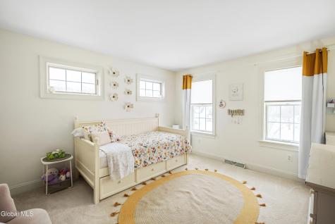 241 Mohawk Trail Niskayuna NY 12309